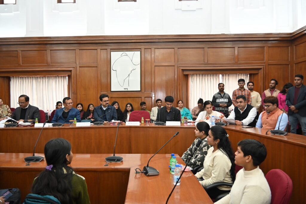 DU VC Yogesh Singh interacted with VCIS trainee students